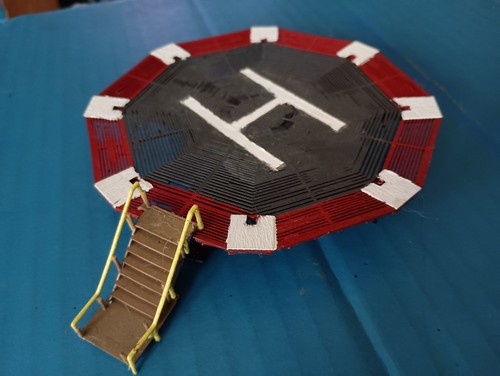 HO SCALE 3-D Printed And Painted Helicopter Landing Pad - Bild 3 von 9