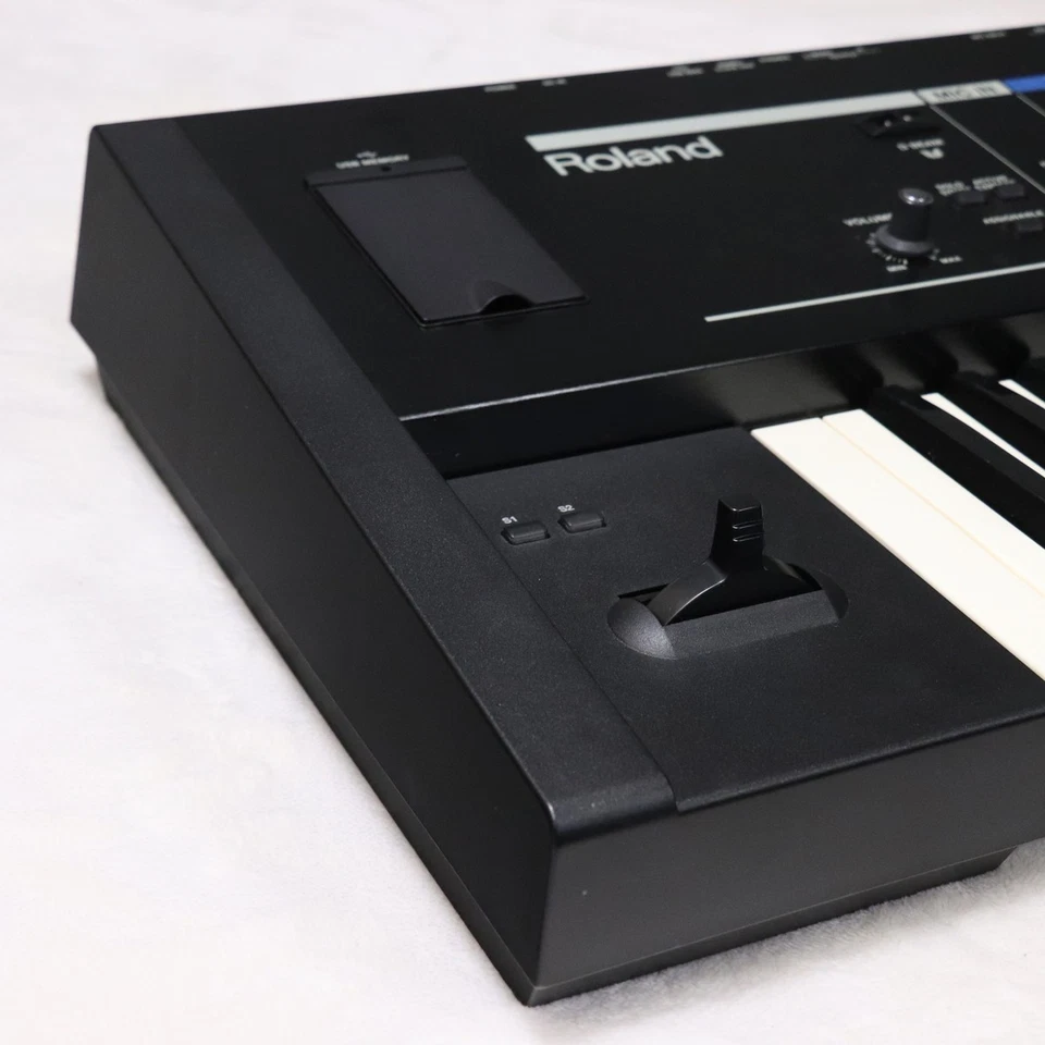 Roland JUNO-STAGE 76-Key Synthesizer – Stage Keyboard - Image 3 of 4