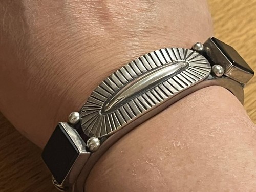 Mike Bird Romero Coin Silver Cuff Bracelet Jet Inlay Pueblo Handmade JP - Picture 6 of 6