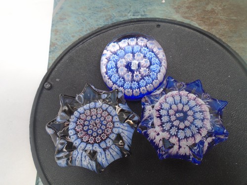 John Deacons ST KILDA Collection of miniature millefiori candy cane paperweights - Picture 3 of 14