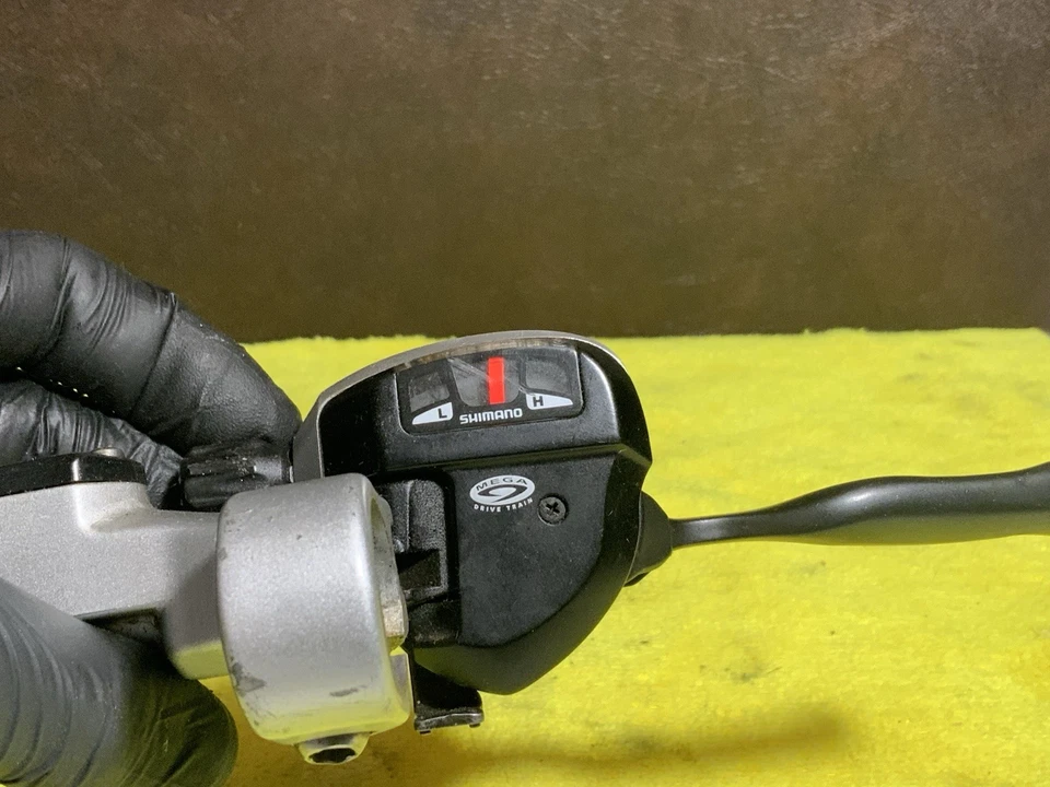 Shimano Deore XT ST-M765 Hydraulic Brake Lever (Right/Front) – 2004-2008 Bicycle - Image 3 of 4