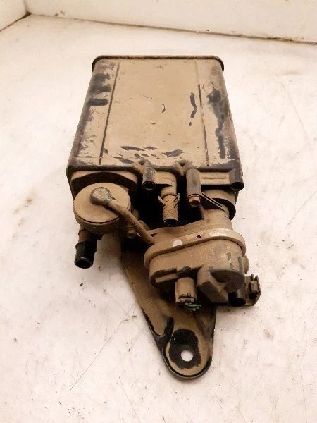 Toyota Tacoma 2009 2,7 L 4 cilindros montaje de bote de vapor de combustible Foto 2 de 4