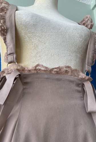 ROJITA rosa ausgestellter Rock japanische Lolita Spitze Rüschen Schleifen abnehmbare Hosenträger S - Bild 7 von 19