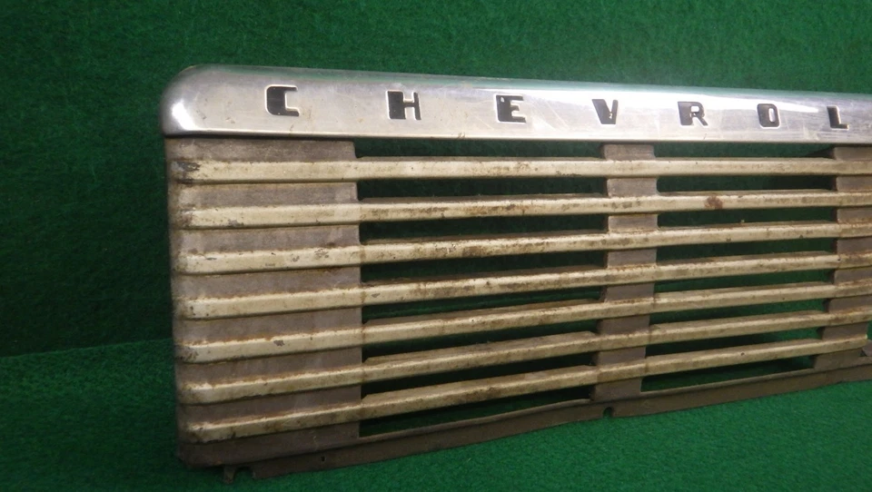 1947-1953 Chevrolet Truck Dash Grille w/Trim - Image 3 of 4