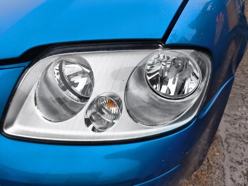 VOLKSWAGEN TOURAN S  2003-2010 HEADLIGHT/HEADLAMP (PASSENGER SIDE) - Picture 1 of 3