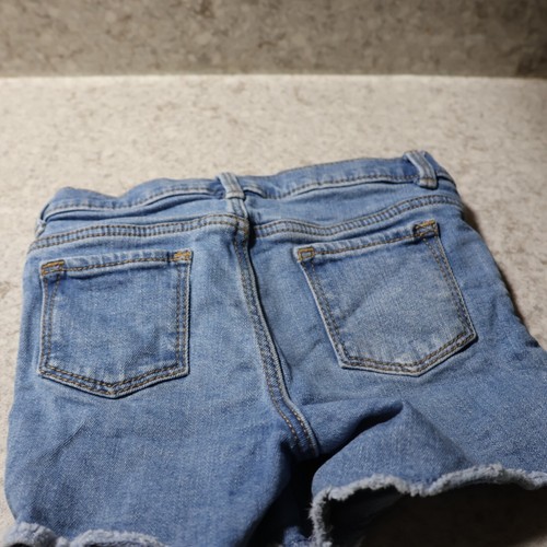 Old Navy Girls Embroidered Daisy Embellished Denim Jean Shorts (Size 5T) - Picture 2 of 7