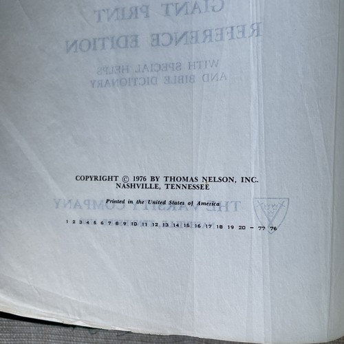 VTG HOLY BIBLE Giant Print Edition King James VersionRed Letter Varsity KJV 1976 - Picture 15 of 18