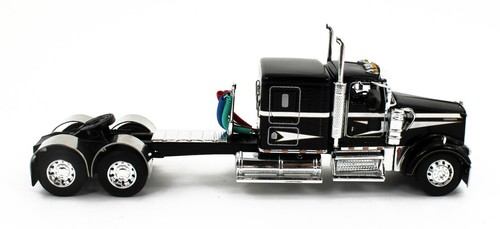 2024 NEW 1:64 DCP *BLACK & WHITE* Kenworth W900L w/Spread Axle Reefer *NIB* - Picture 5 of 7