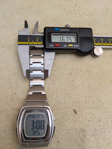 Men's Casio Illuminator Wrist Watch Is In Full Working Order And Keeping Time - Picture 6 of 22