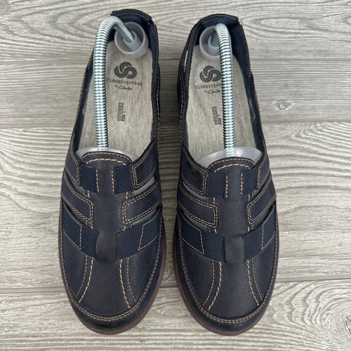 Scarpa piatta Clarks Cloudsteppers donna 10M tessuto scamosciato navy ammortizzata antiscivolo - Foto 2 di 9