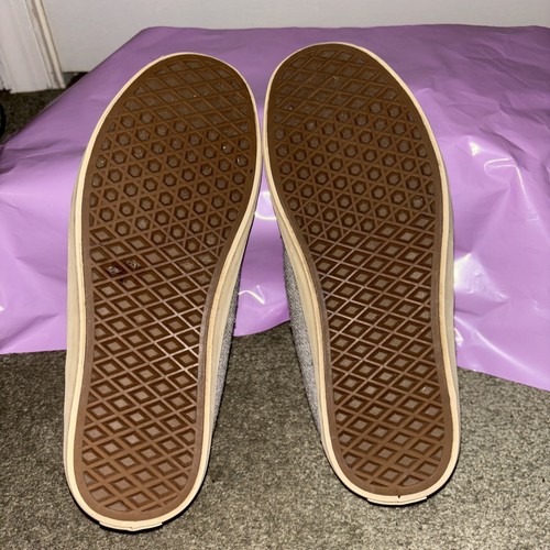 VANS Women’s Sneakers Size 7.5 Gray Canvas & Suede Low Top Lace Ups Off The Wall - Picture 10 of 10