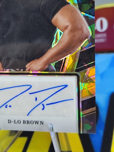 2024 Panini Select WWE Signature Selections D-Lo Brown Gold Ice Auto 2/5 SL-DLB - Picture 6 of 10