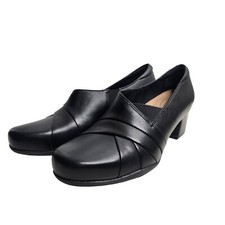 Clarks Collection Women's Black Casual Slip On Heeled Loafer Size 10 M