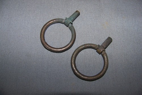 Two, Vintage, Small, Brass, Furniture Ring Pulls, With Attractive Design - Picture 3 of 4