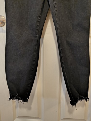 Womens Judy Blue Black Skinny Fit Jeans Size 14W Tapered Raw Hem Stretch - Picture 4 of 6