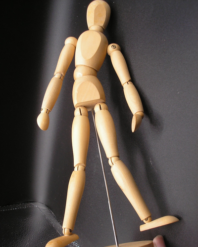 Vintage Ikea bewegliche Künstler-Schaufensterpuppe mit Holzgelenken 13 Zoll - Bild 5 von 5