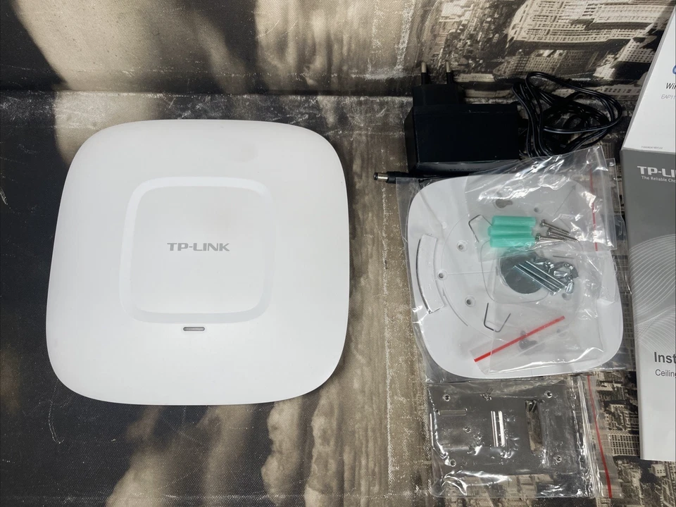 TP-Link EAP120 300Mpbs Wireless N Gigabit Access Point with Brackets - Image 2 of 4
