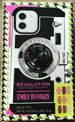 Makeup Revolution x Emily in Paris Camera Queen Lidschatten Palette Matt Schimmer