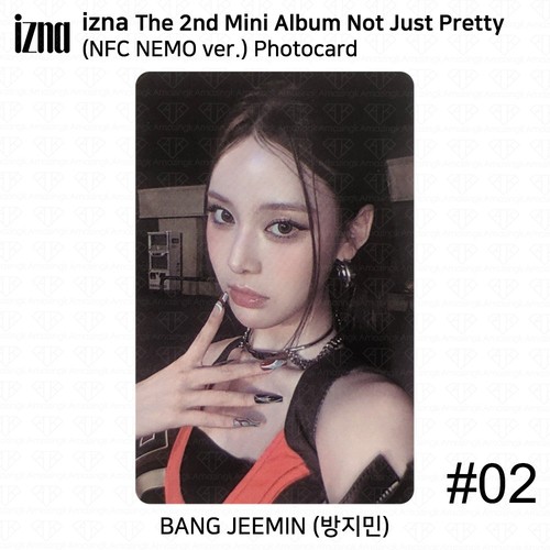 izna Das 2. Mini Album Nicht nur hübsches Fotobuch/Poster/NFC offizielle Fotokarte - Bild 42 von 91