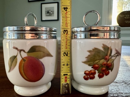 2 Royal Worcester Evesham Doble Huevo Coddler A Juego Melocotón Bayas Hoja COMO NUEVO - Imagen 8 de 9