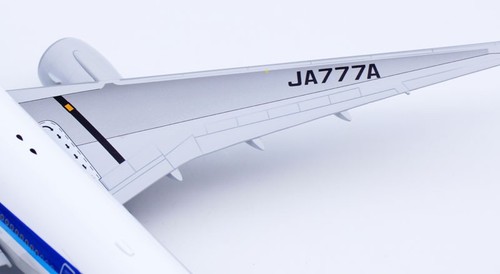 Modelo de avión fundido a presión 1:200 JC Wings ANA All Nippon Boeing B777-300ER JA777A - Imagen 12 de 15