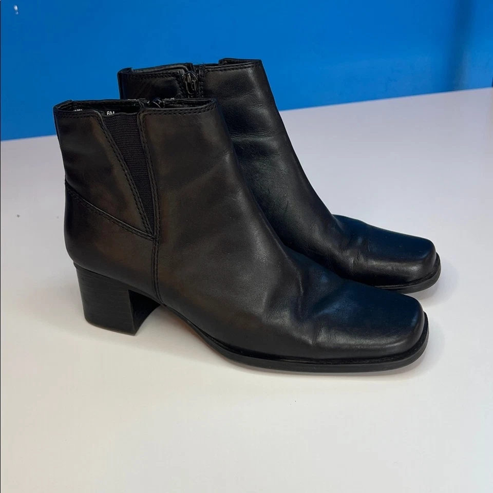 Botas al tobillo vintage de cuero con puntera cuadrada Bass de cuero negro grapas 6M Foto 2 de 4