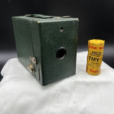 VTG Kodak Rainbow Hawk-Eye No.2 Model C Green Box Camera 120 Film