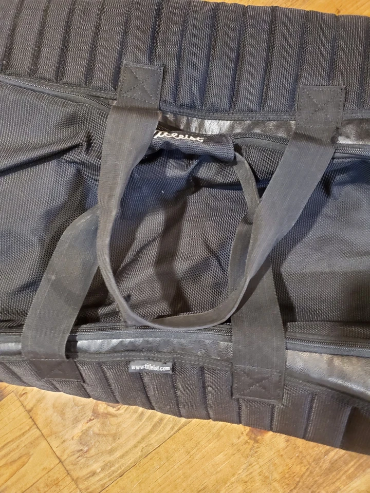 Bolso de viaje grande largo Titleist Players con cremallera con ruedas Foto 3 de 4