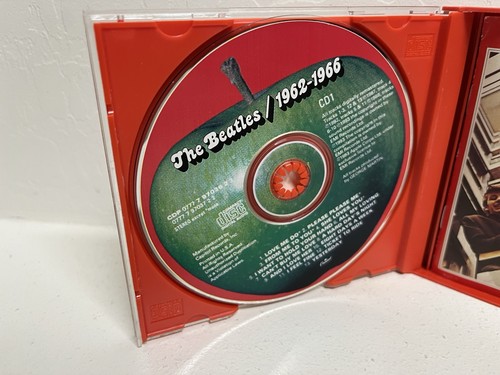 The Beatles: 1962-1966 (The Red Album) CD 2 Disc Set Complete w/ Insert Booklet - Picture 4 of 10