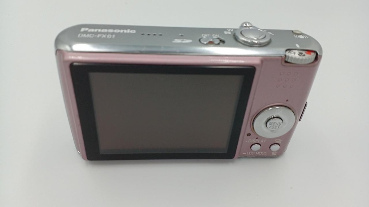 Panasonic LUMIX DMC-FX01 6.0MP Compact Digital Camera color