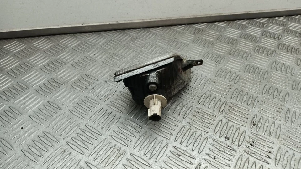 NISSAN MICRA SPIRITA INDICATOR LEFT SIDE FRONT 26135AX600 — 第 3/4 张图片