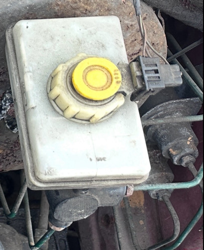 FORD ESCORT MK5 XR3i RS2000 BRAKE MASTER CYLINDER TANK AND SENSOR - Picture 1 of 1