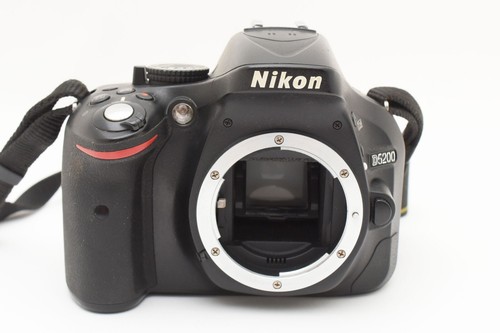 Nikon D5200 24.1 MP CMOS Digital SLR Camera Body w/battery Black #2366656 - Picture 3 of 12