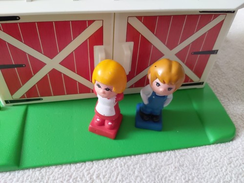 Vintage 1990 Fisher Price #2555 Little People Farm Play Set - Picture 3 of 9