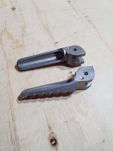 ♻️ Ducati Monster 1100 2008-2010 Foot Pegs Rear ♻️ - Picture 5 of 8