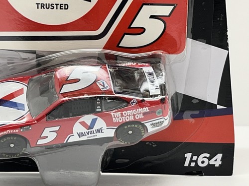 Kyle Larson #5 Valvoline NASCAR Authentics 1/64 Diecast Wave 6 2022 New - Picture 11 of 21