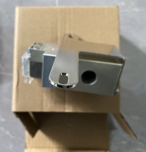 1 Stück Neu Original VEX1133-02N-X259 Magnetventil SMC - Bild 6 von 9