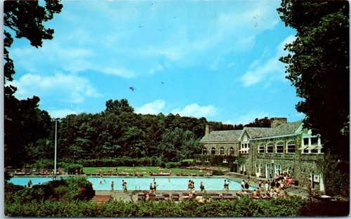 SWIMMING POOL and Pine Room OGLEBY PARK Wheeling, West Virginia bathers Postcard - Picture 1 of 2