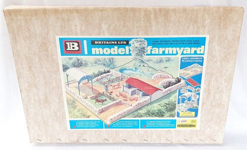 Britains Ltd 1:32 MODEL FARMYARD + Farm Animals & Figures PLAYBASE 4711 MIB`74! - 第 1/8 張圖片
