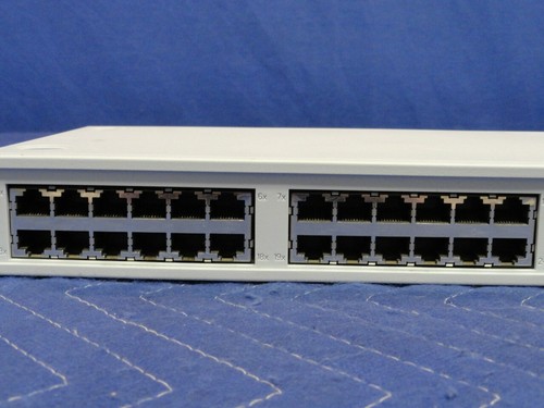 3COM 3C16593B SuperStacker®3 1659-300-050-1.00 Baseline Dual Speed Hub H26 - Picture 2 of 9