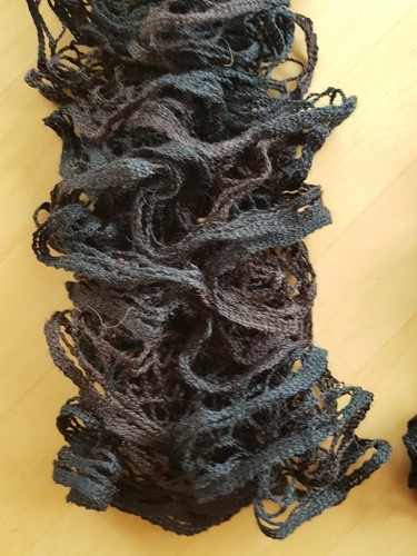 Rüschenschal Handarbeit Rüschenwolle Schal Stola Neu Neu - Bild 3 von 3