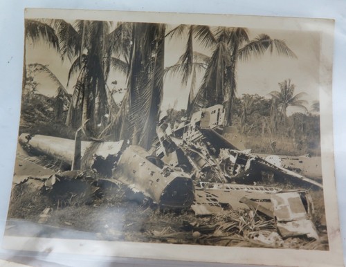 WW2 Original Photos. Bombing of Balikpapan & the Liberation. Aussie Soldiers. - Picture 11 of 16