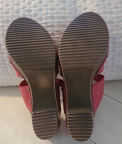 JC Journee Red Faux Leather Platform Studded Clog Mules Womens Size 6 - Picture 9 of 9