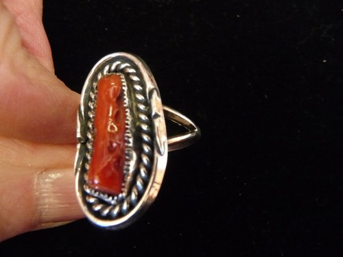 NAVAJO RED CORAL AND STERLING SILVER RING - Picture 5 of 7