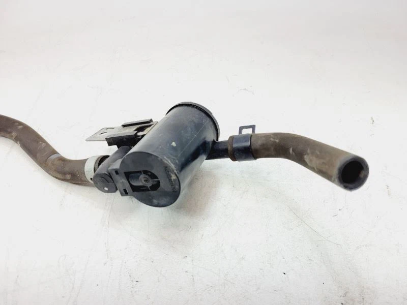 KIA 2011 2012 2013 2014 2015 2016 VÁLVULA DE VENTILACIÓN DEPORTIVA BOTE DE VAPOR DE COMBUSTIBLE  Foto 2 de 4