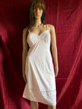 VTG VANITY FAIR WHITE FULL SLIP SZ 34