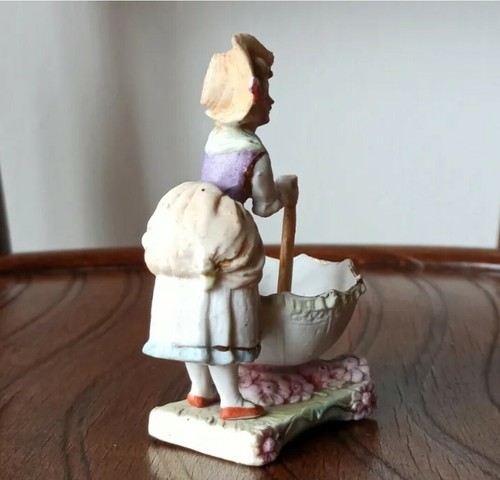 Antigua figura de porcelana biscuit coloreada dama con paraguas muy fina - Imagen 6 de 12