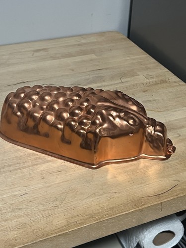 Vintage Copper tone Aluminum Jello Mold. 10”x5 1/2”x3” Deep