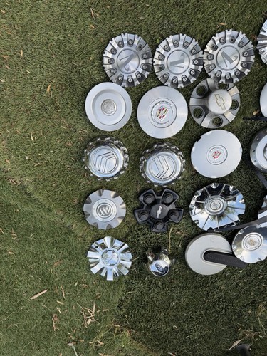 Center cap lot of 25 center Caps OEM and Aftermaket - Picture 2 of 7