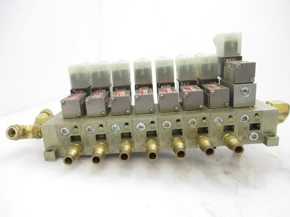 LOT of 8 Numatics 031SA4002 NF Series Poppet Valves, 2-Position 3-Way (USED - Image 2 of 4